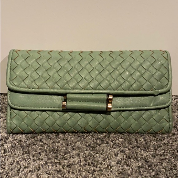 Weaved wallet - Picture 1 of 8